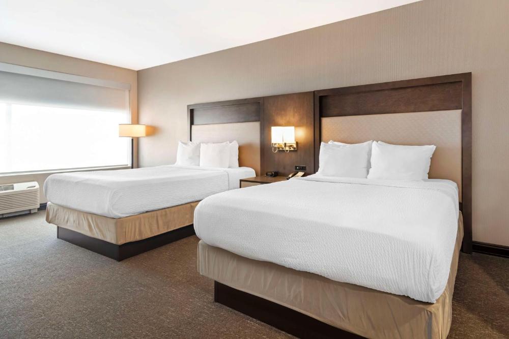 Queen Room with Two Queen Beds interior